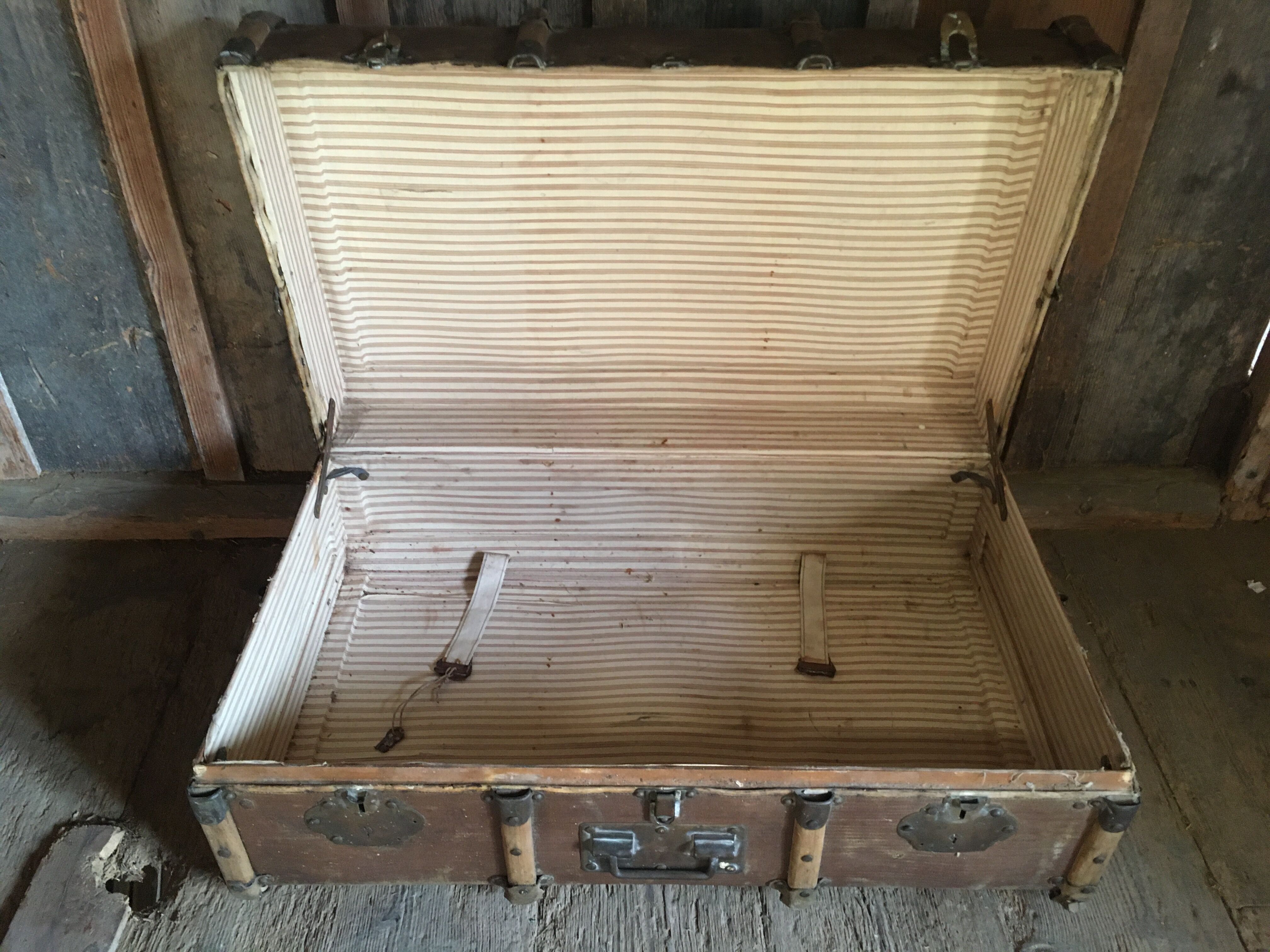 Vintage travel trunk 30