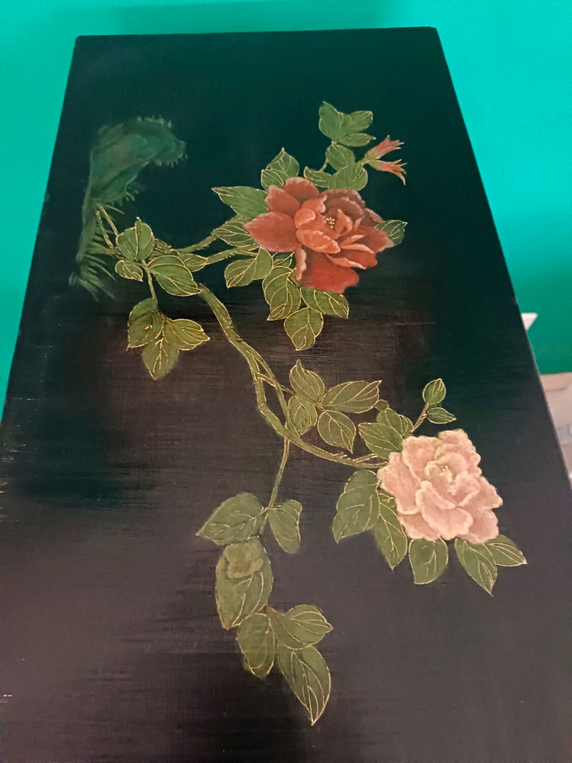 Chinese sideboard lacquered and hand painted