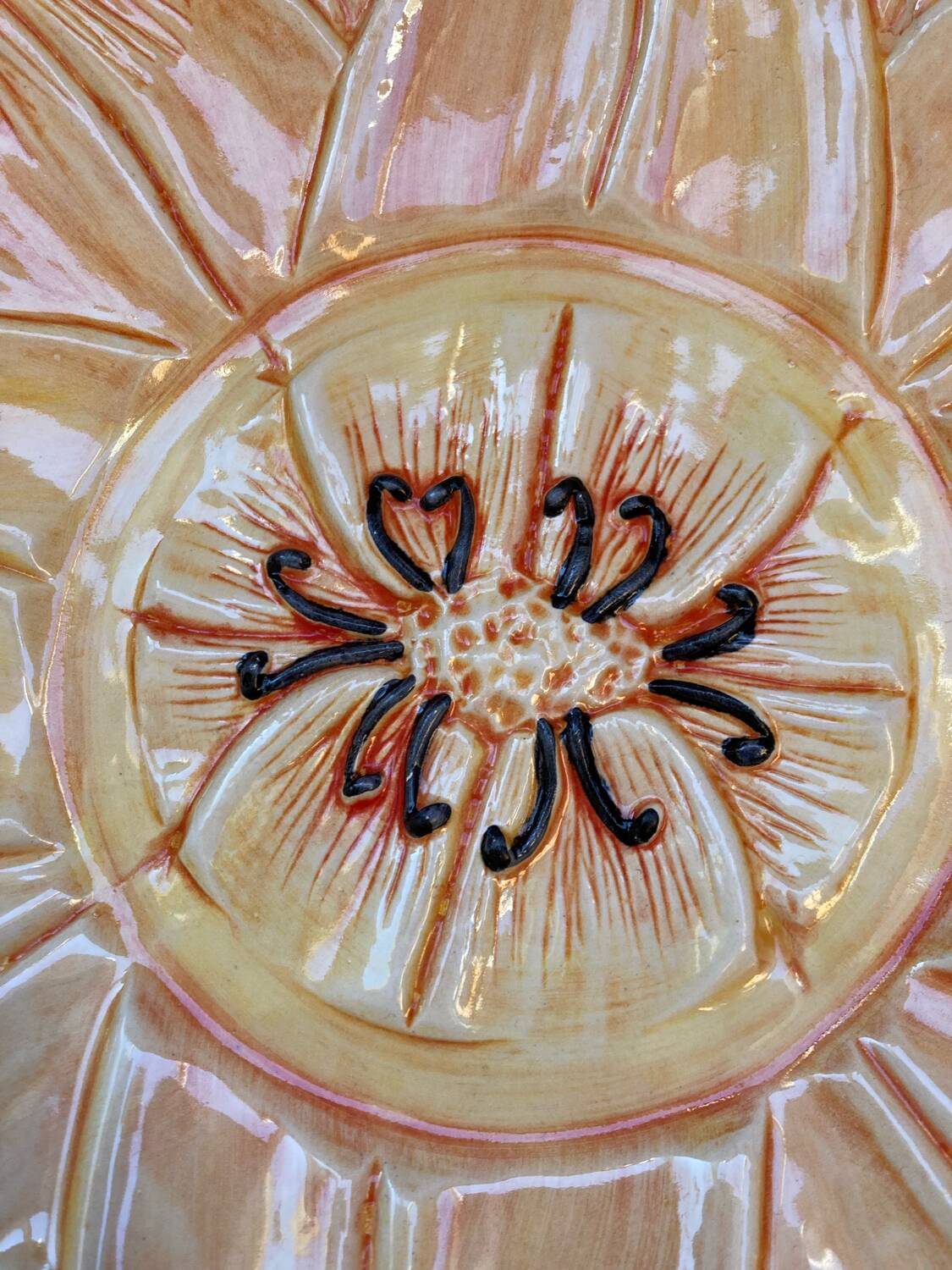 Water lily trompe l'oeil barbotine dish