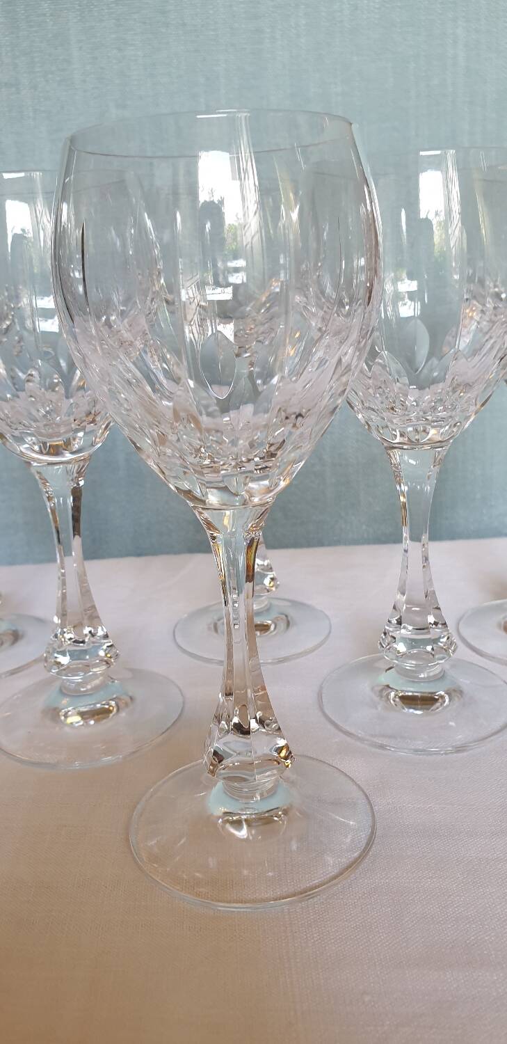 6 crystal wine glasses