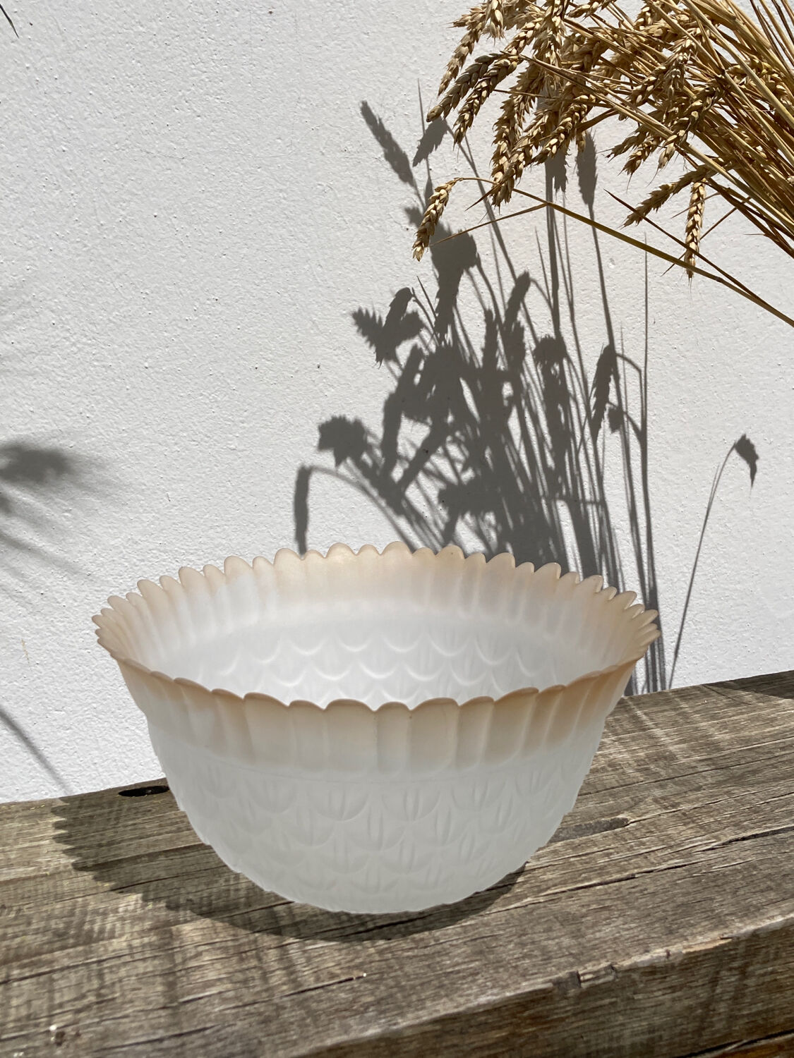 Antique white frosted glass or pendant lamp