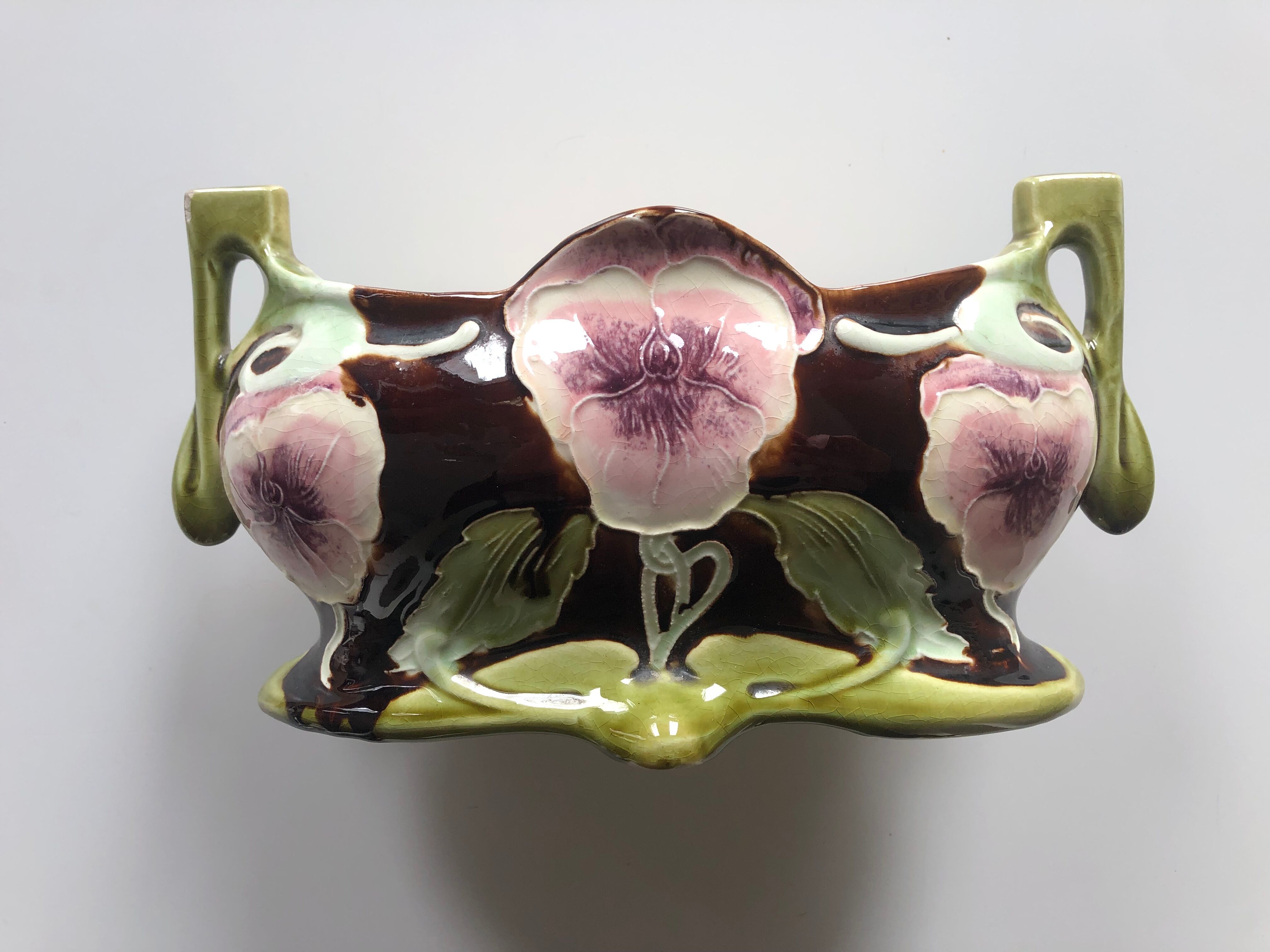 Art deco centerpiece