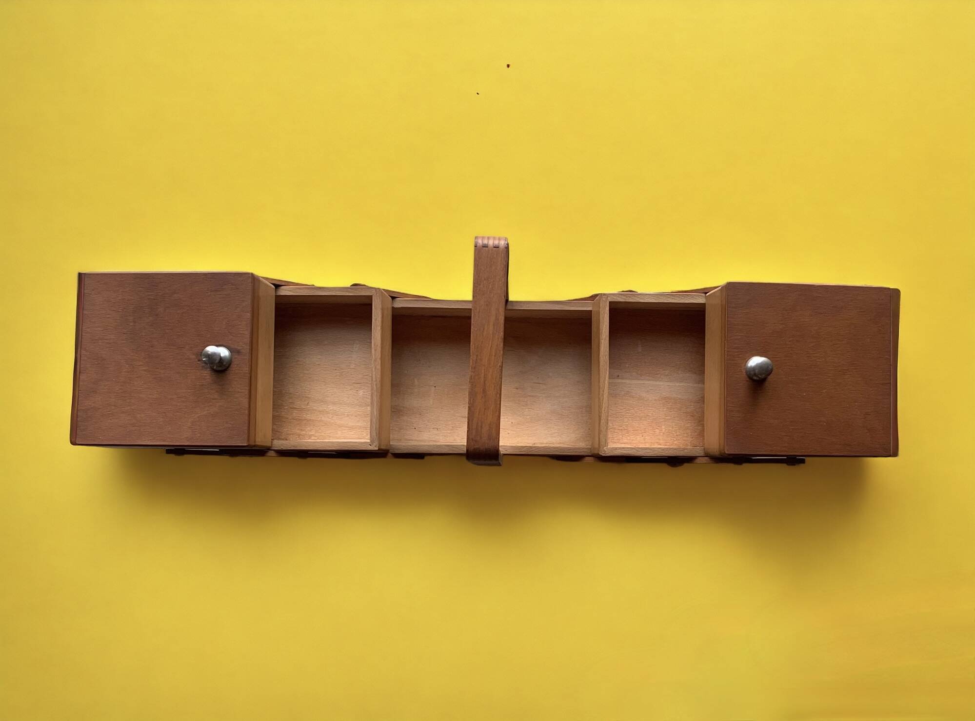 Travailleuse - boîte à couture en bois vintage
