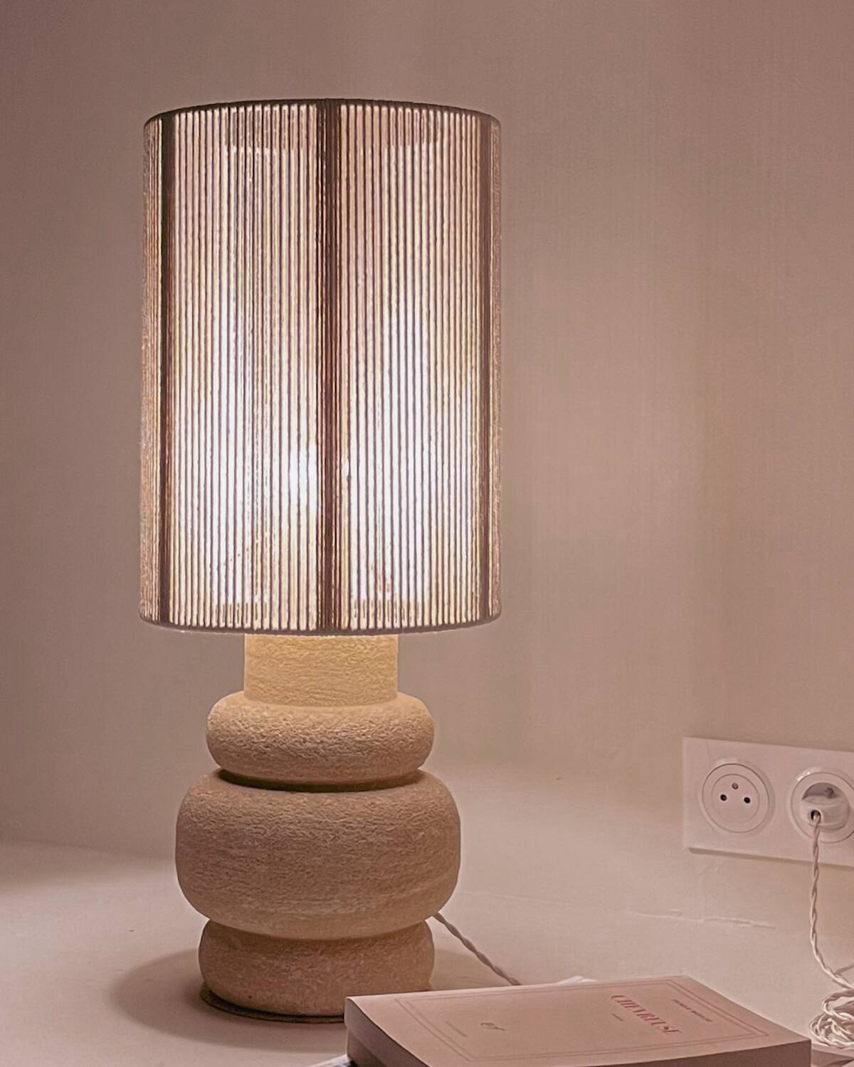 Gard stone lamp and woven cotton thread lampshade