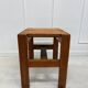 Tabouret brutaliste en pin