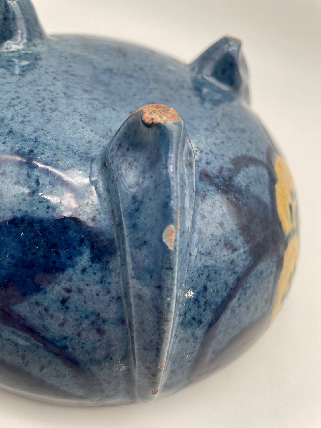 Tripod ceramic pocket tray, hand painted blue