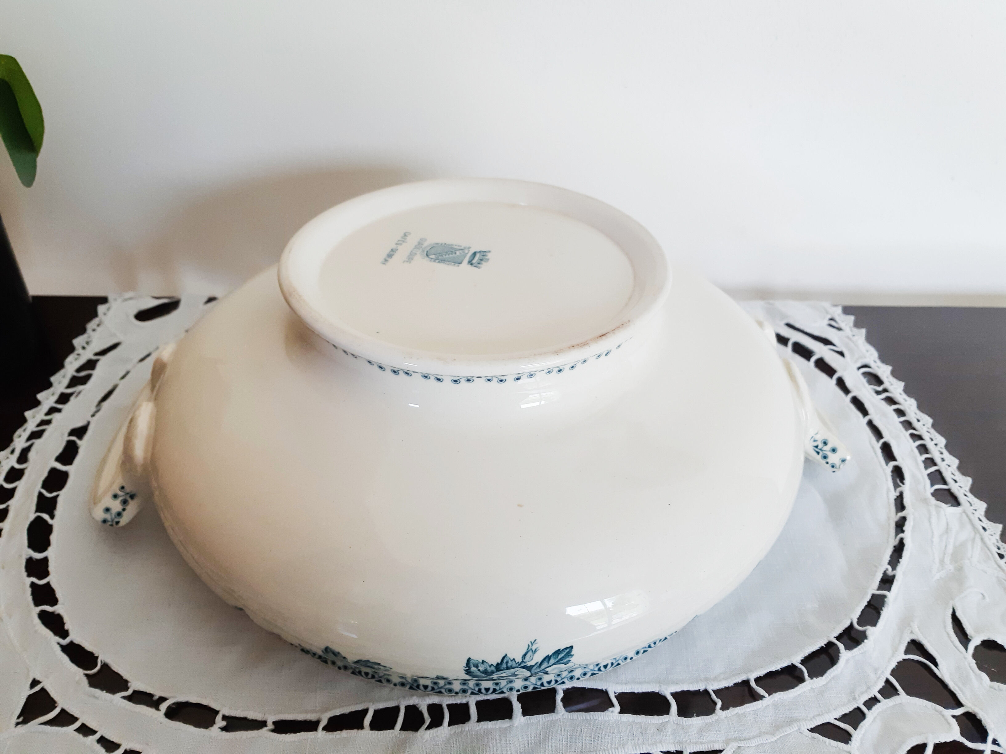 Antique salad bowl in Saint Amand earthenware, Guadeloupe model