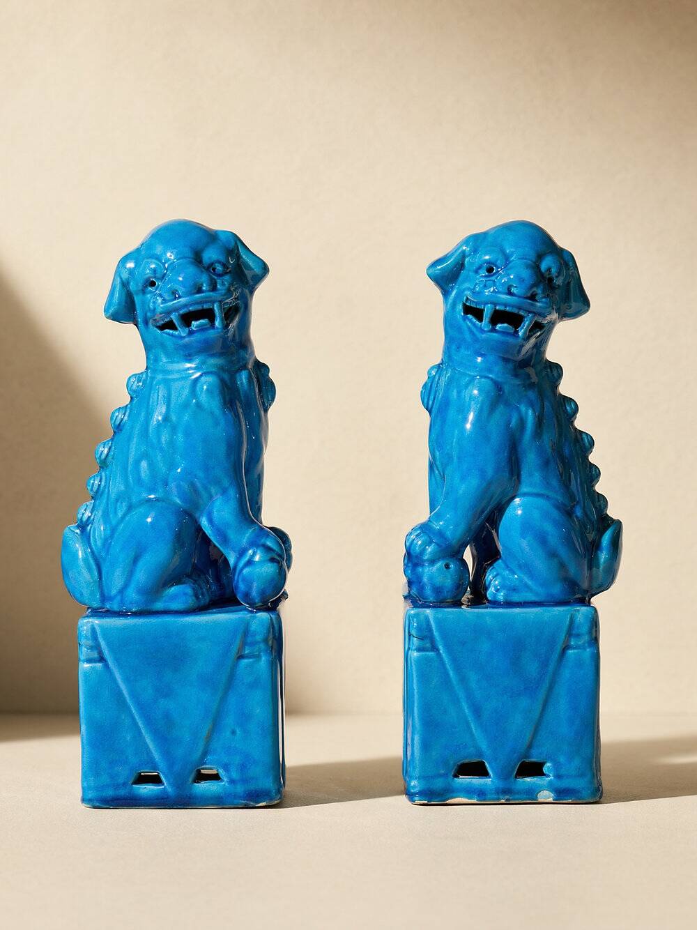 Pair of blue Fô dogs - glazed ceramic - Chinese blue - mid 20th century