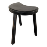 Bean-shaped tripod stool