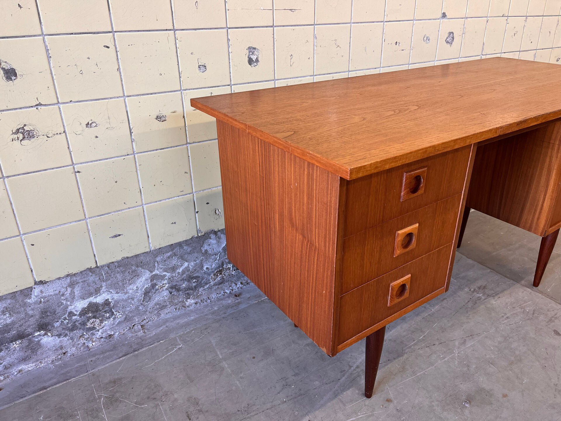 Bureau en teck vintage