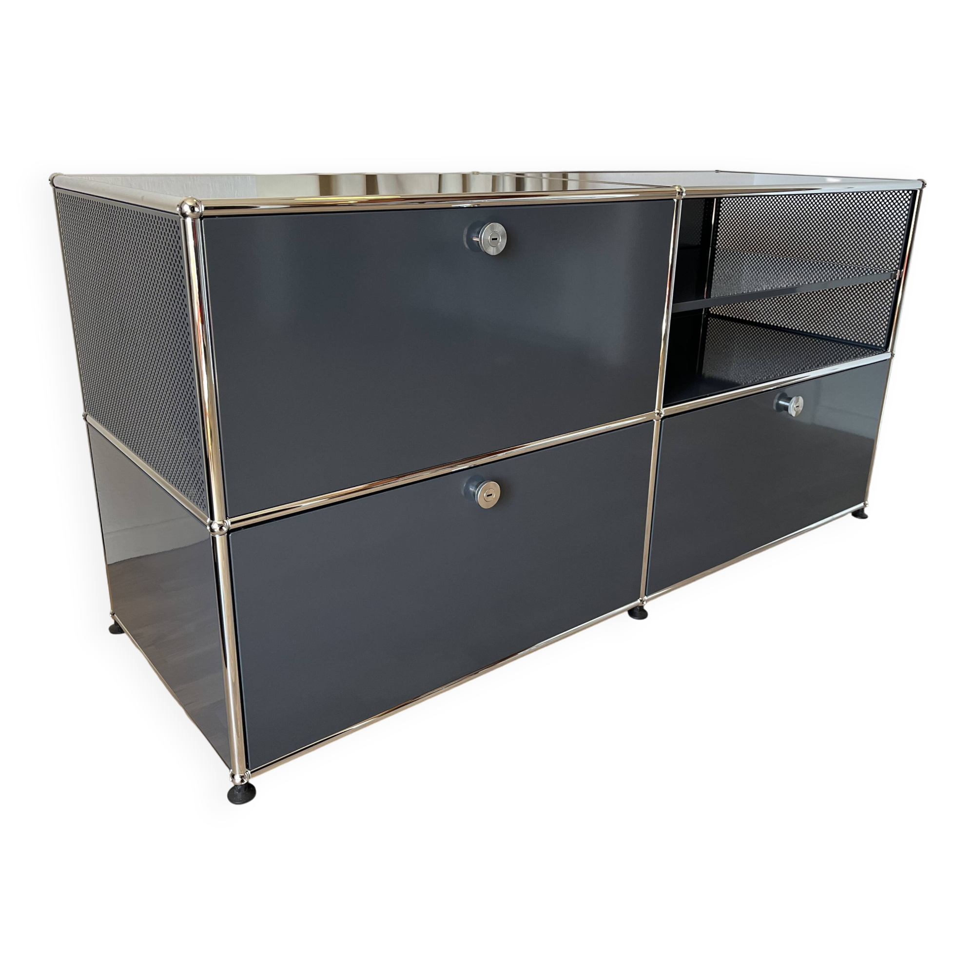 USM Haller chest of drawers in Anthracite Grey