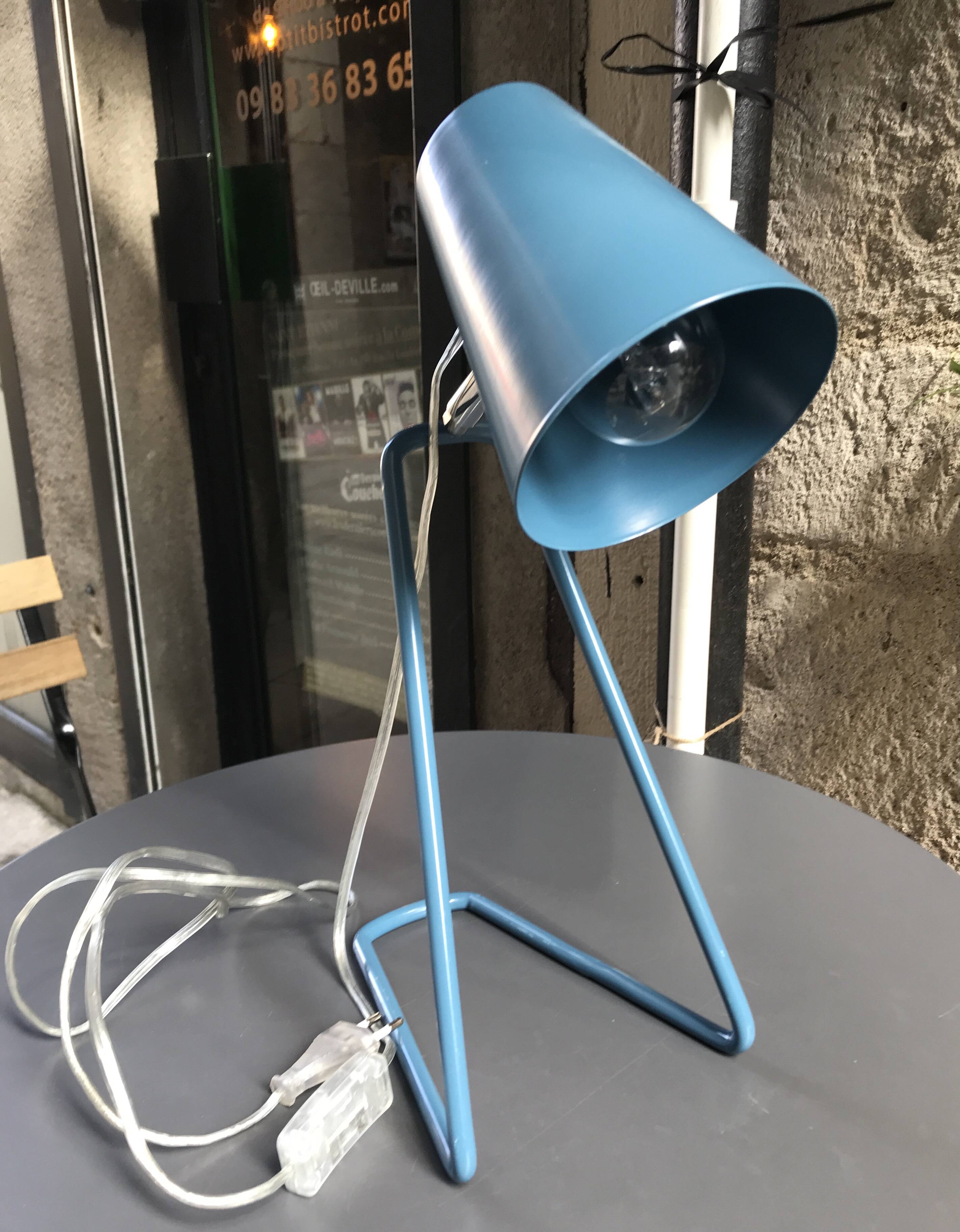 Metal table lamp