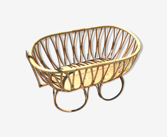 Lit pour bébés vintage en rotin