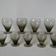 Ensemble de 9 petits verres à liqueur design art déco en verre fumé années 30-40
