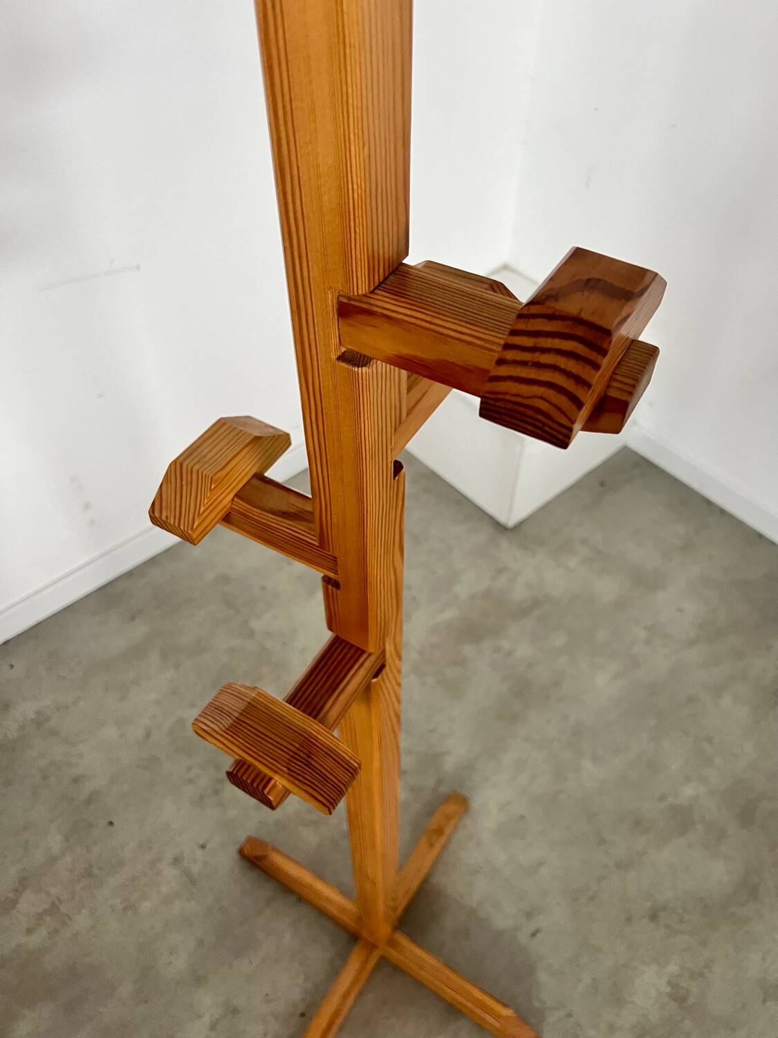 Old designer pine coat rack from the 60s in chalet wood