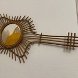 Miroir en rotin vintage en forme de guitare