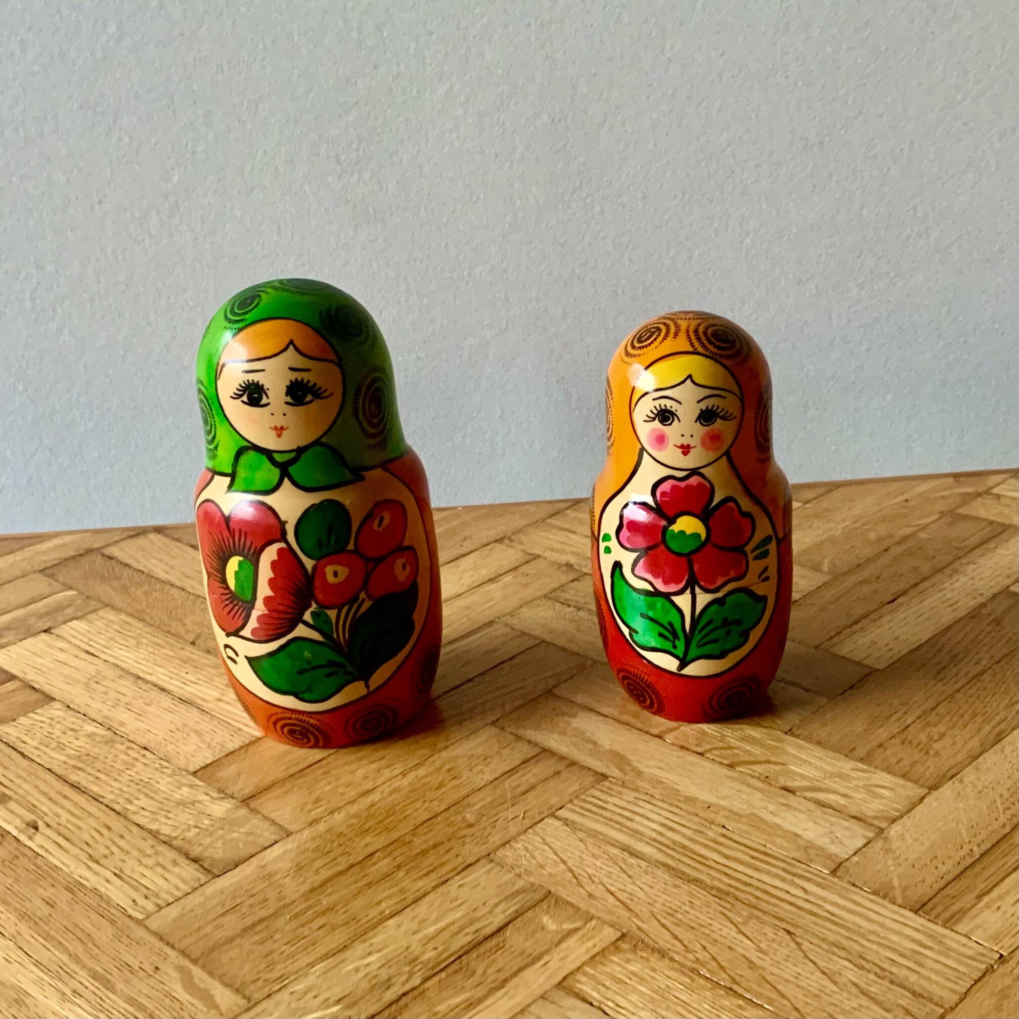 Matryoshka - Series of 9 vintage Russian dolls