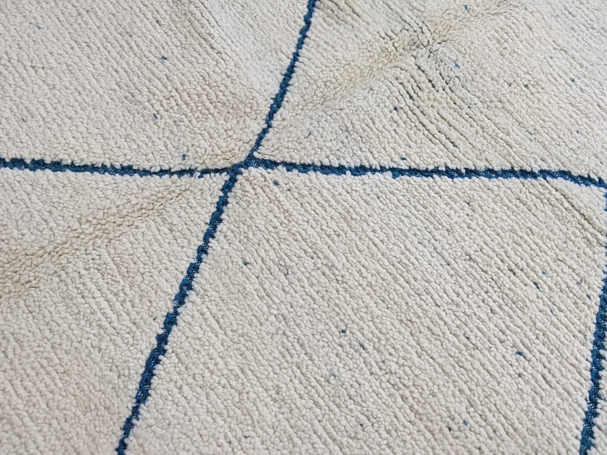 Beni Ouarain rug, 260 x 155 cm || 8.53 x 5.09 feet, MS-187