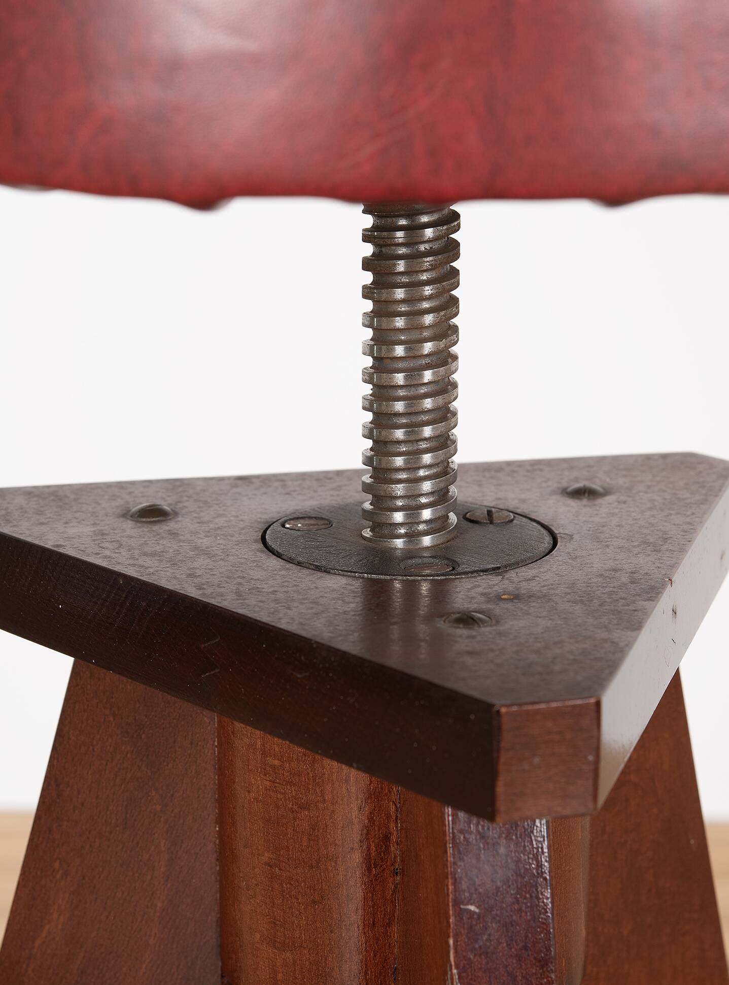 Adjustable piano stool. German design, Reiner Modell