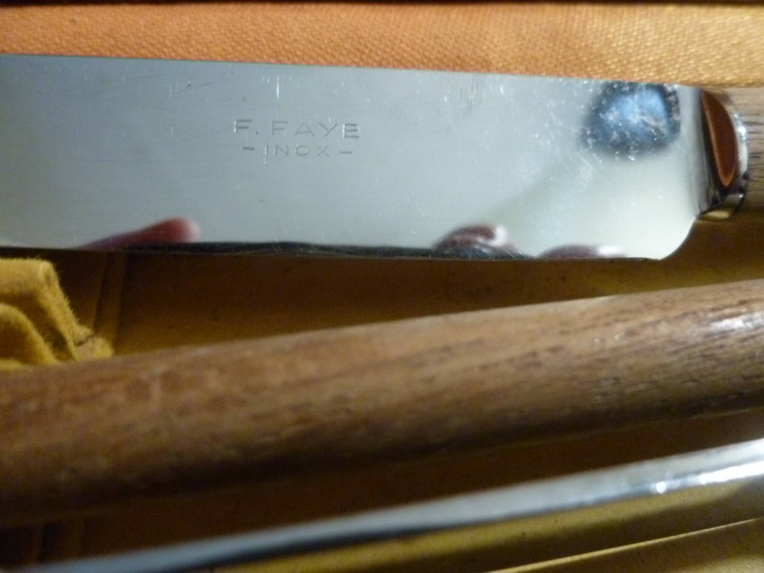 Box of 11 stainless steel and wood knives