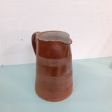 Berry sandstone pitcher