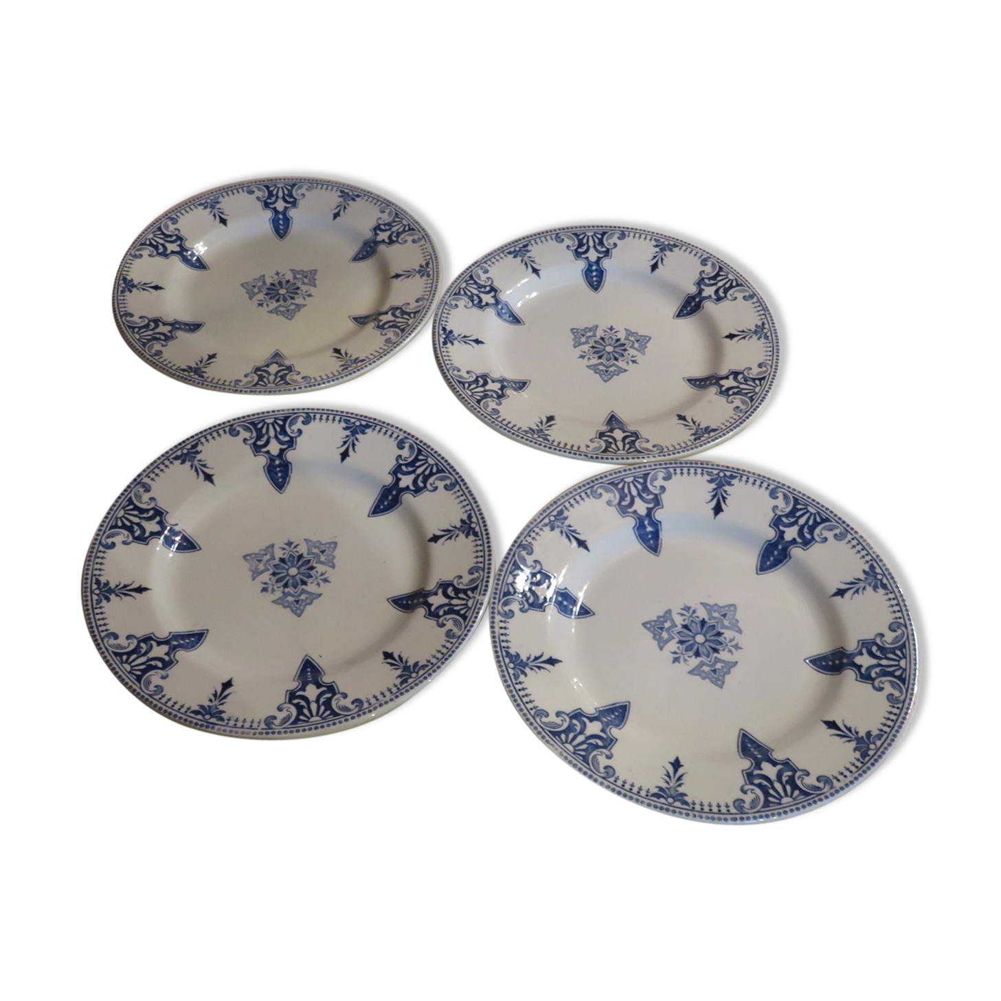 Suite 4 assiettes terre de fer Luneville