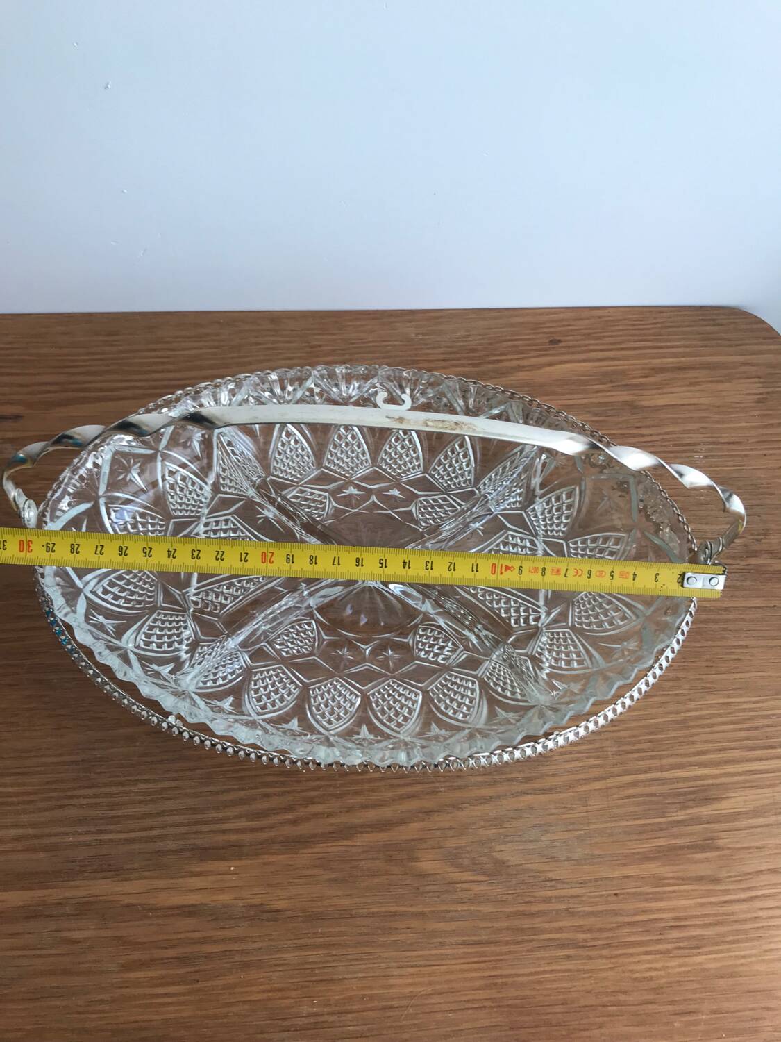 Glass aperitif dish 4 compartments with its vintage gold metal support