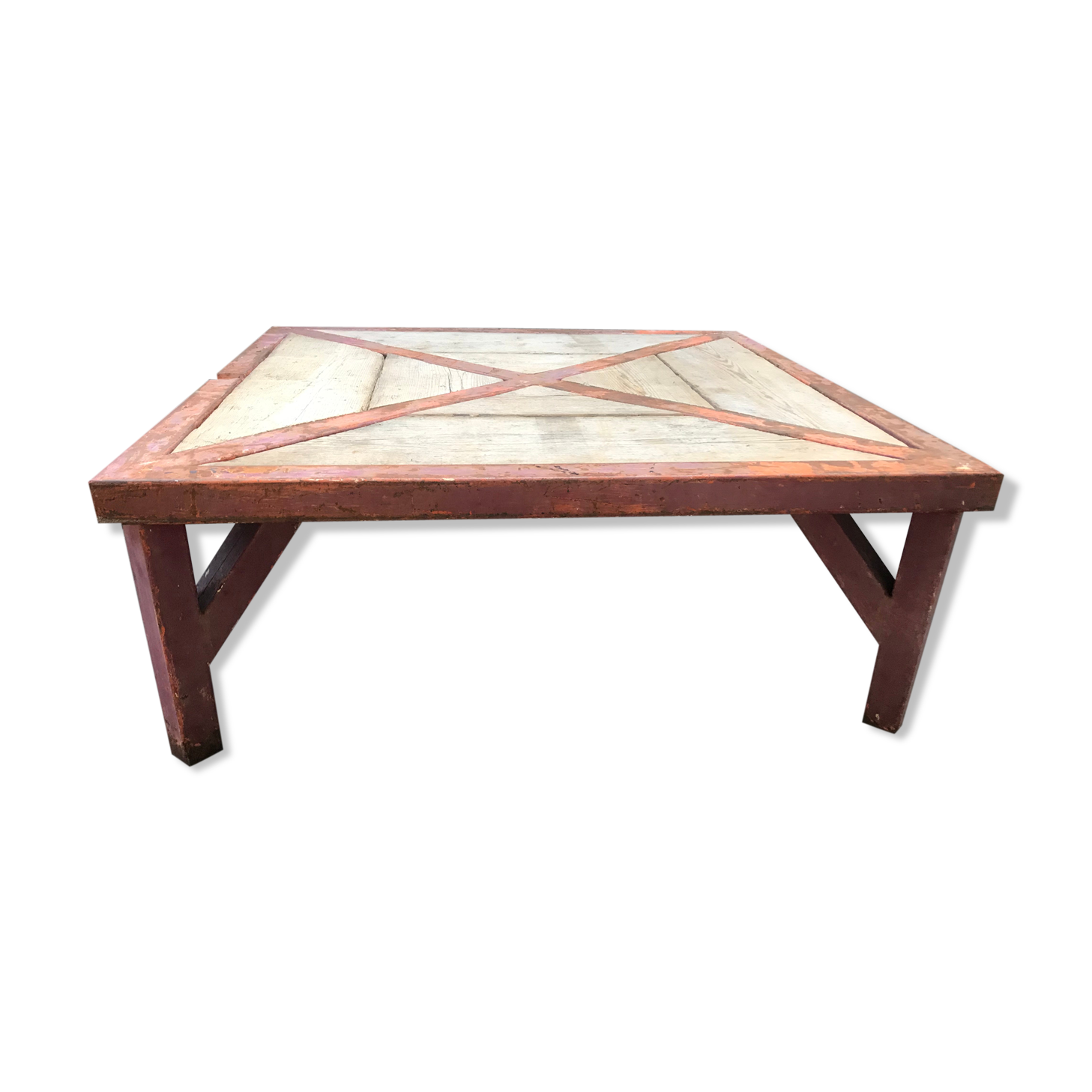 Industrial outdoor coffee table made of iron and wood