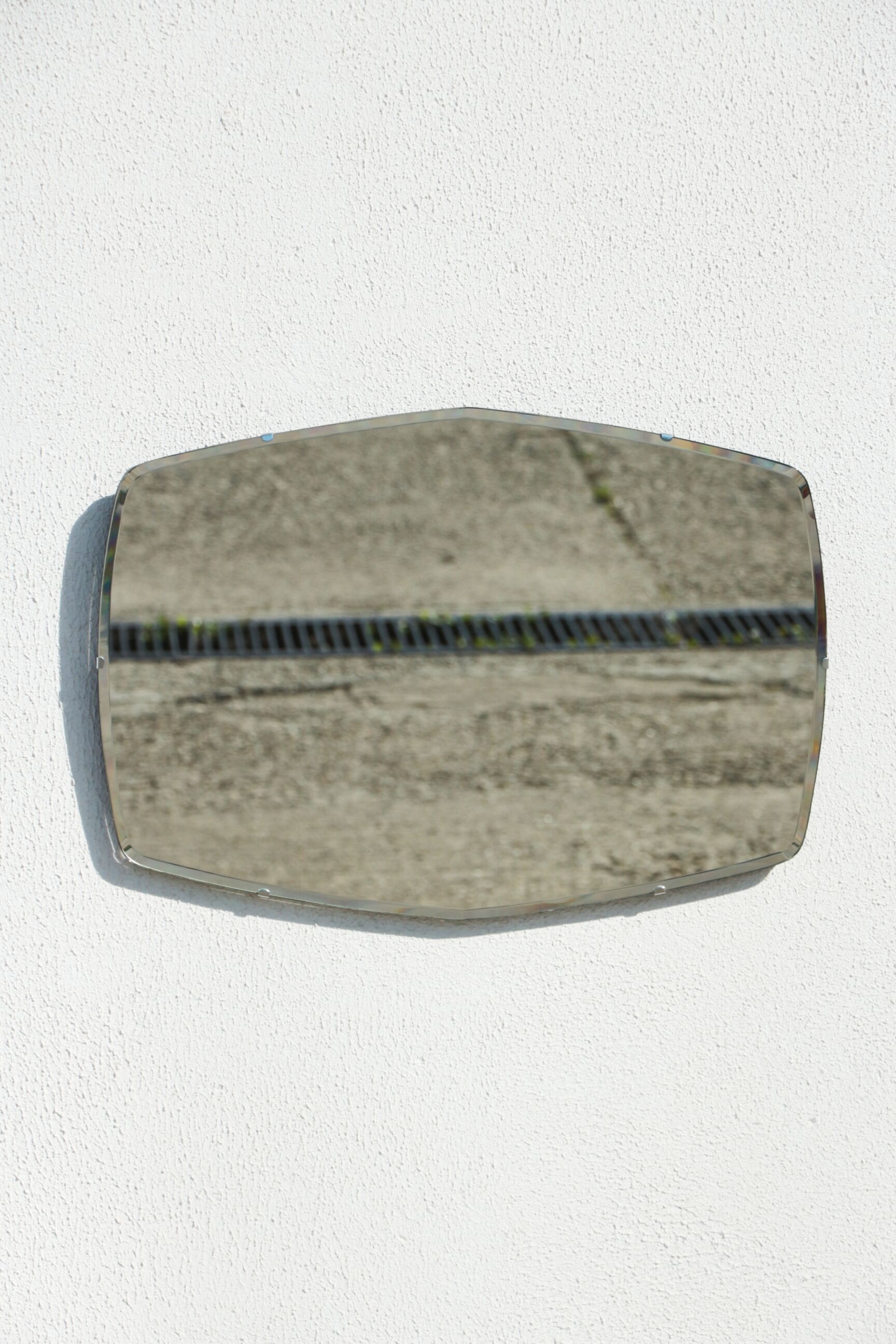 Hexagonal beveled mirror