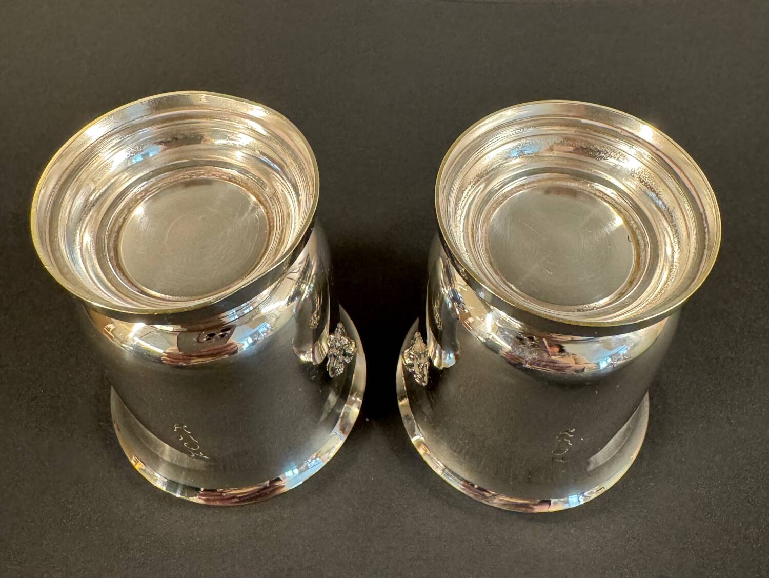 Pair of egg cups – lion heads – Empire style