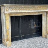 Cheminée de style Louis XVI en marbre jaune de Sienne et bronzes