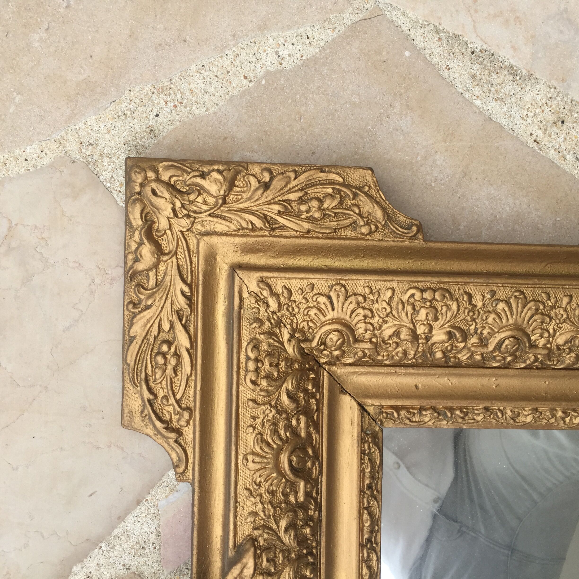 Old mirror in gilded wood and stucco 120 x 85 cm