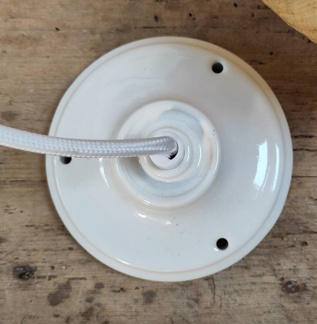 Vintage suspension in braided wires