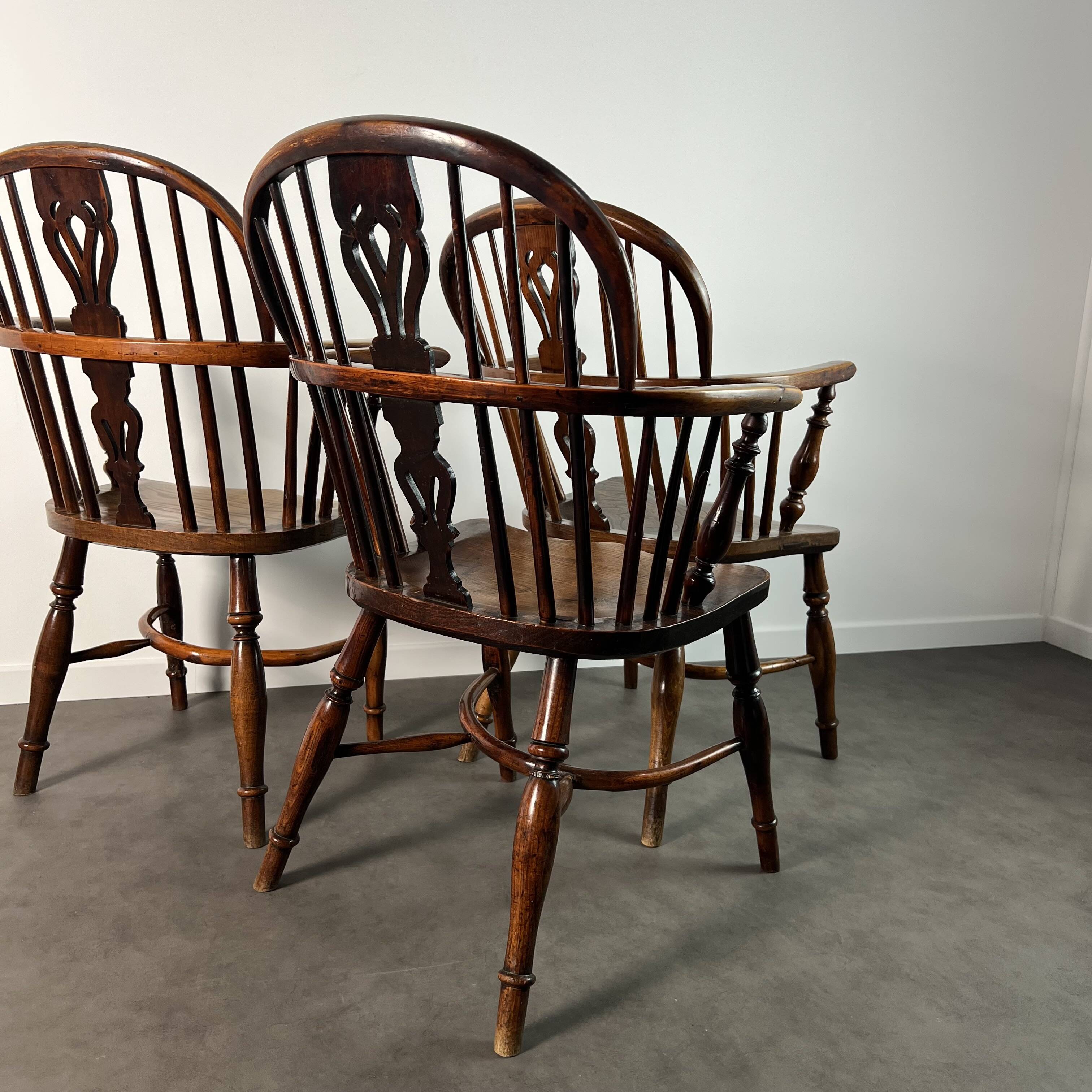 Ensemble de 3 chaises, fauteuils Windsor Low Back en orme, Angleterre, XIXe