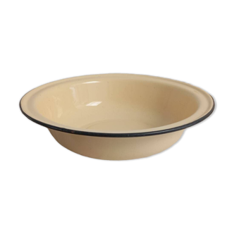 Beige enameled basin