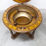 Bar globe maps rolling world