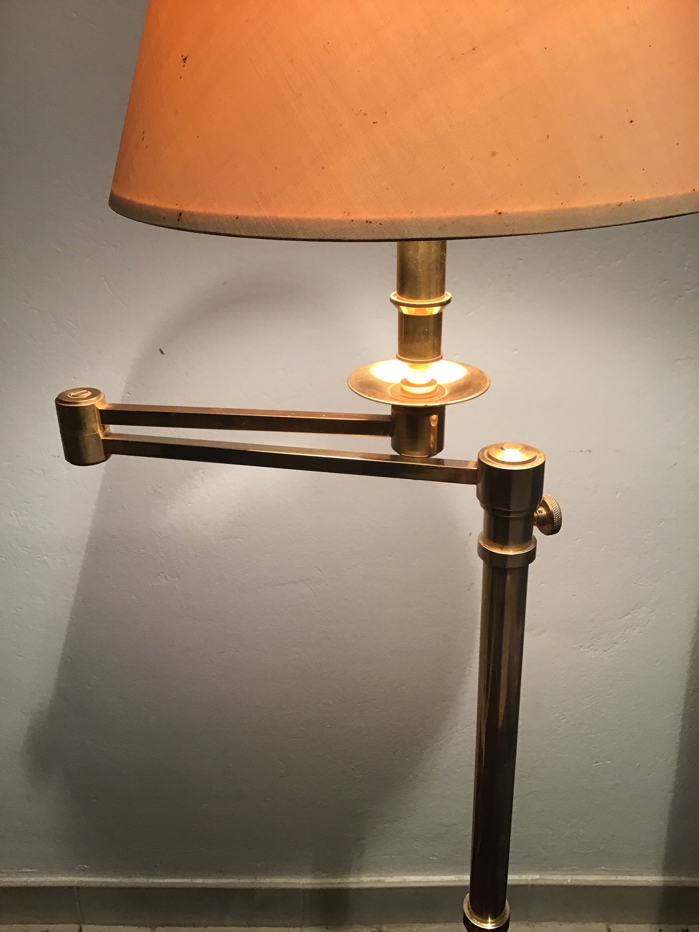 Floor lamp