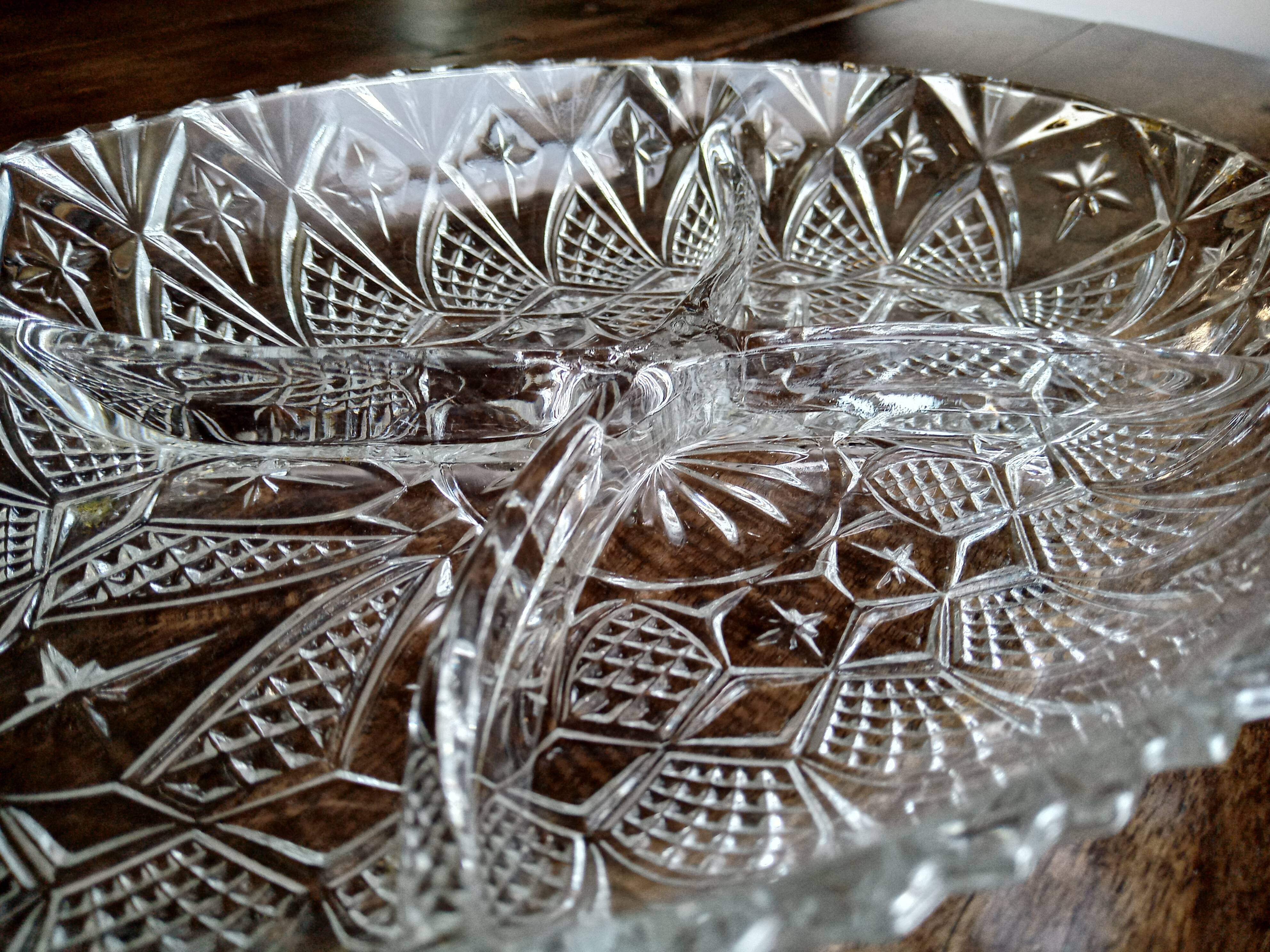 Vintage 4-compartment chiseled glass aperitif dish