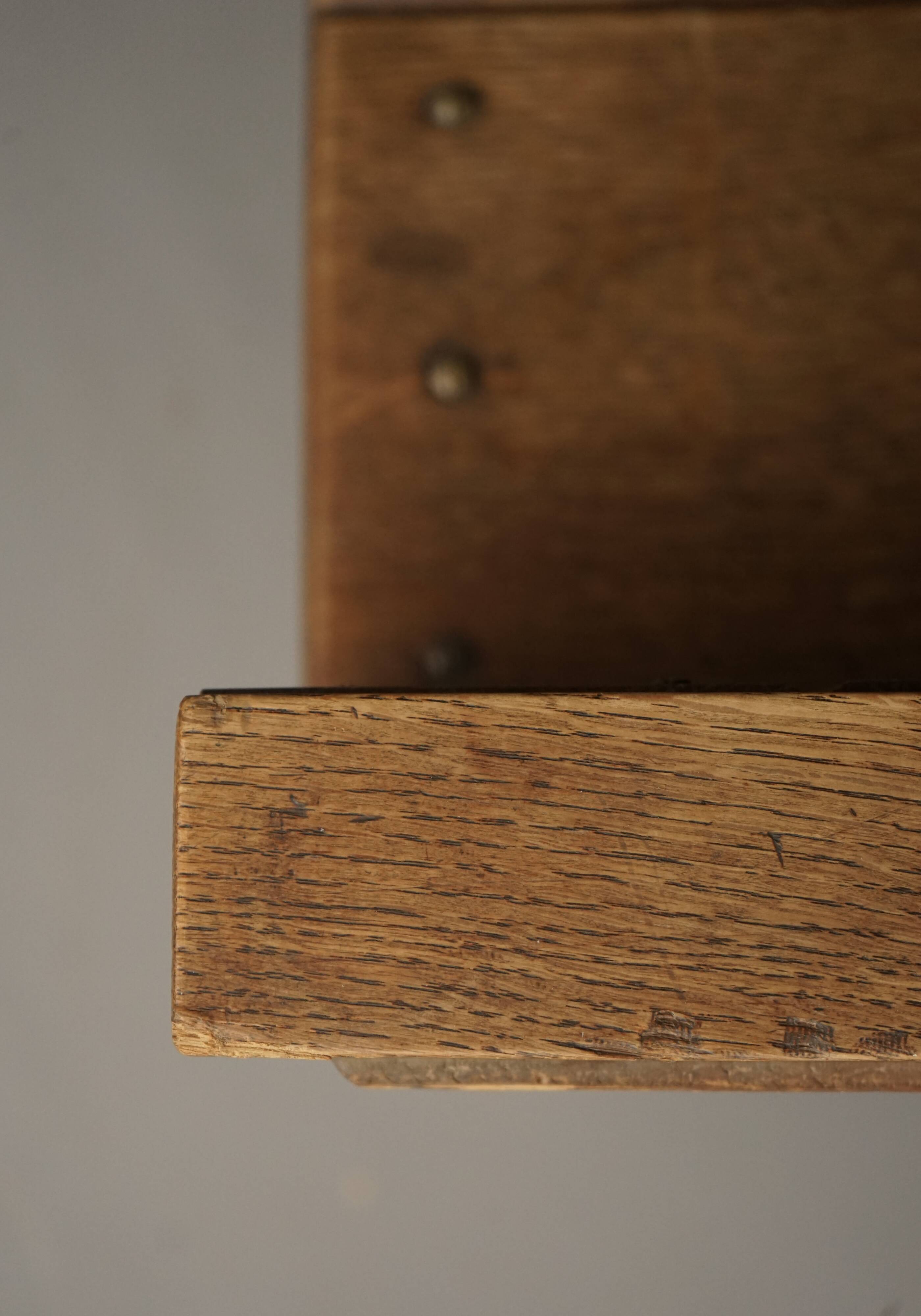 Dutch Traditionalist oak bench, Delft School. 1920s