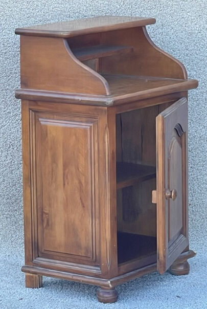 Telephone cabinet