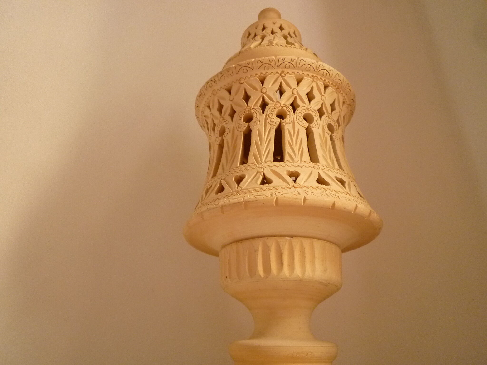 Oriental ceramic lamp