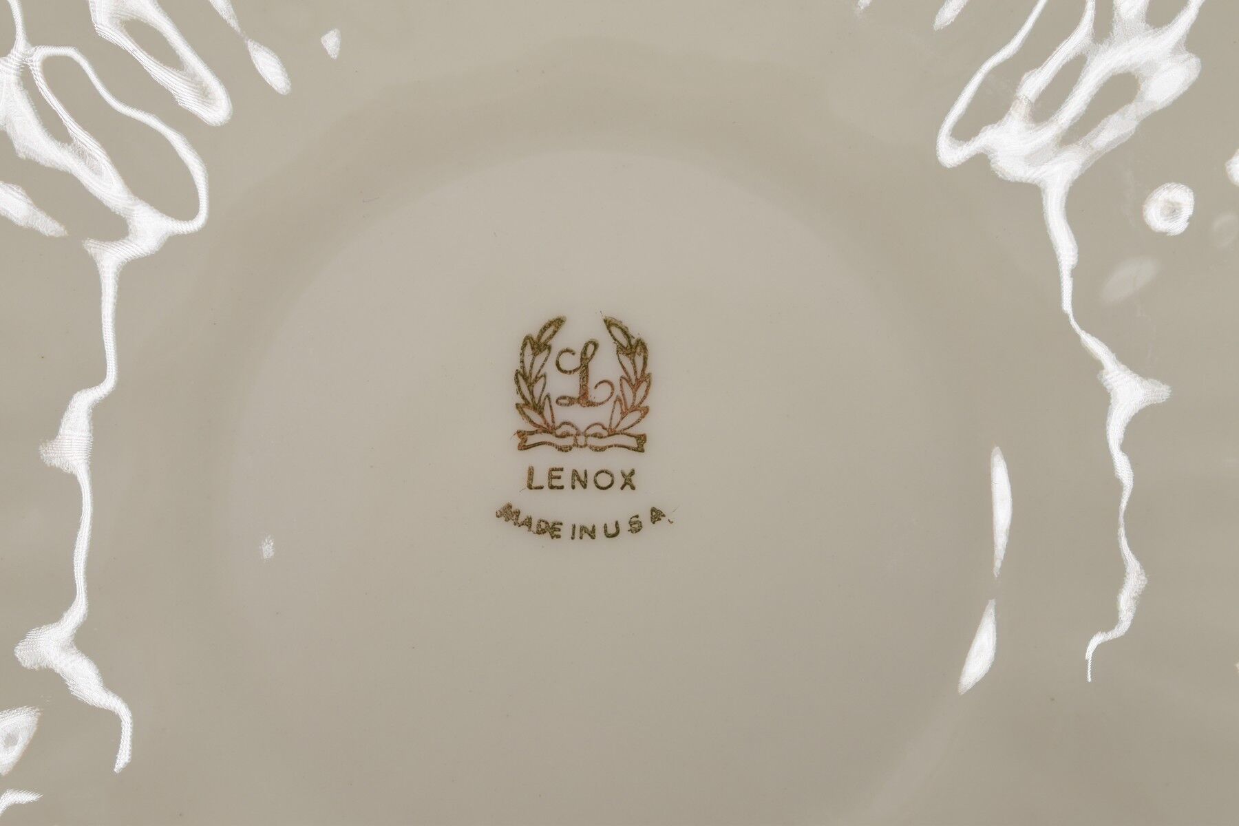 Vintage porcelain dish Lenox USA aperitif or entremets leaves in slight relief