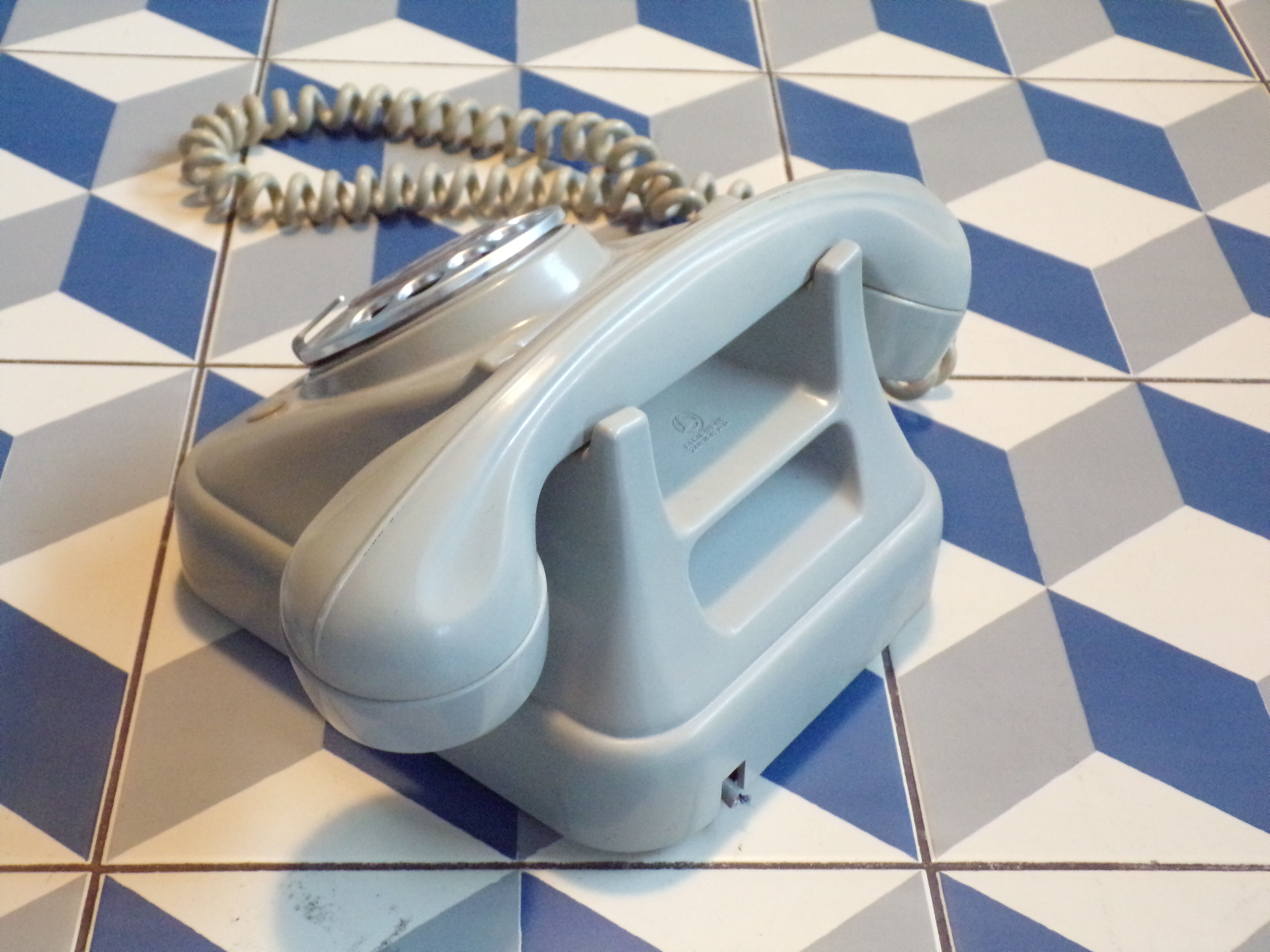 Swiss vintage dial phone in Bakelite