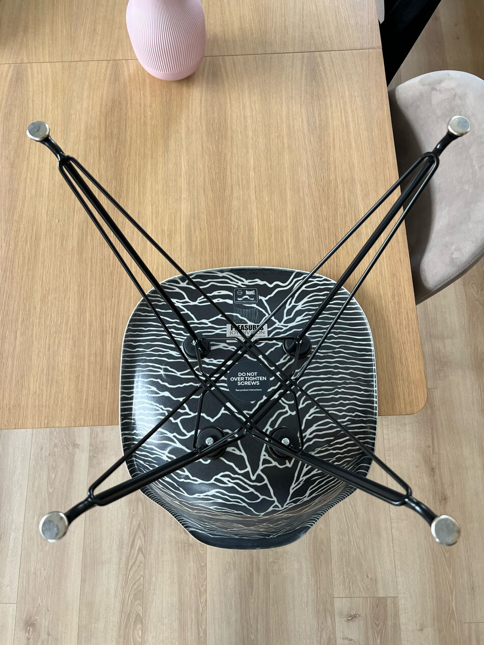 Chair Modernica x Joy Division Pleasures | Selency Chair Modernica x Joy Division Pleasures | Selency