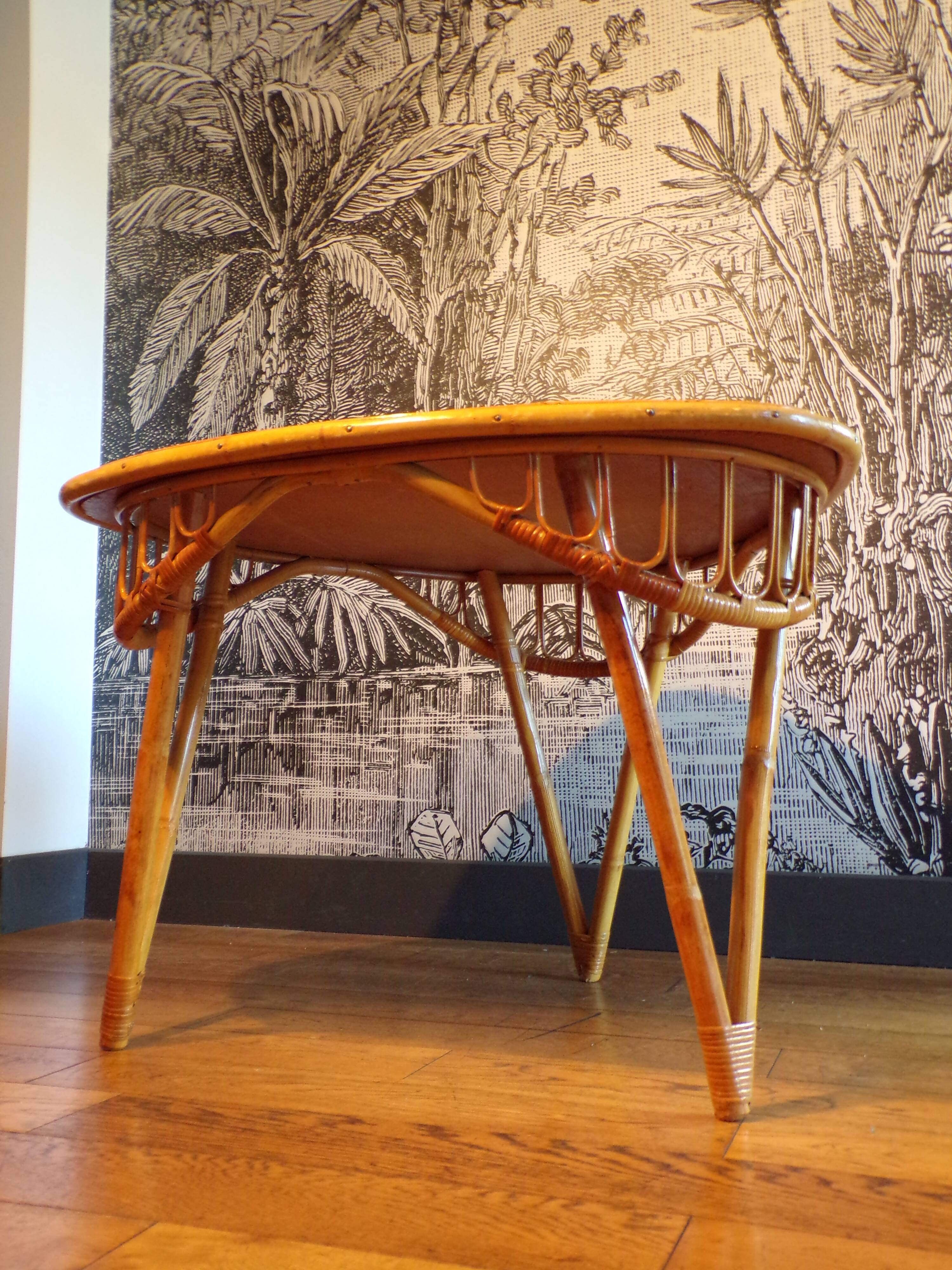 Table basse vintage tripode en rotin