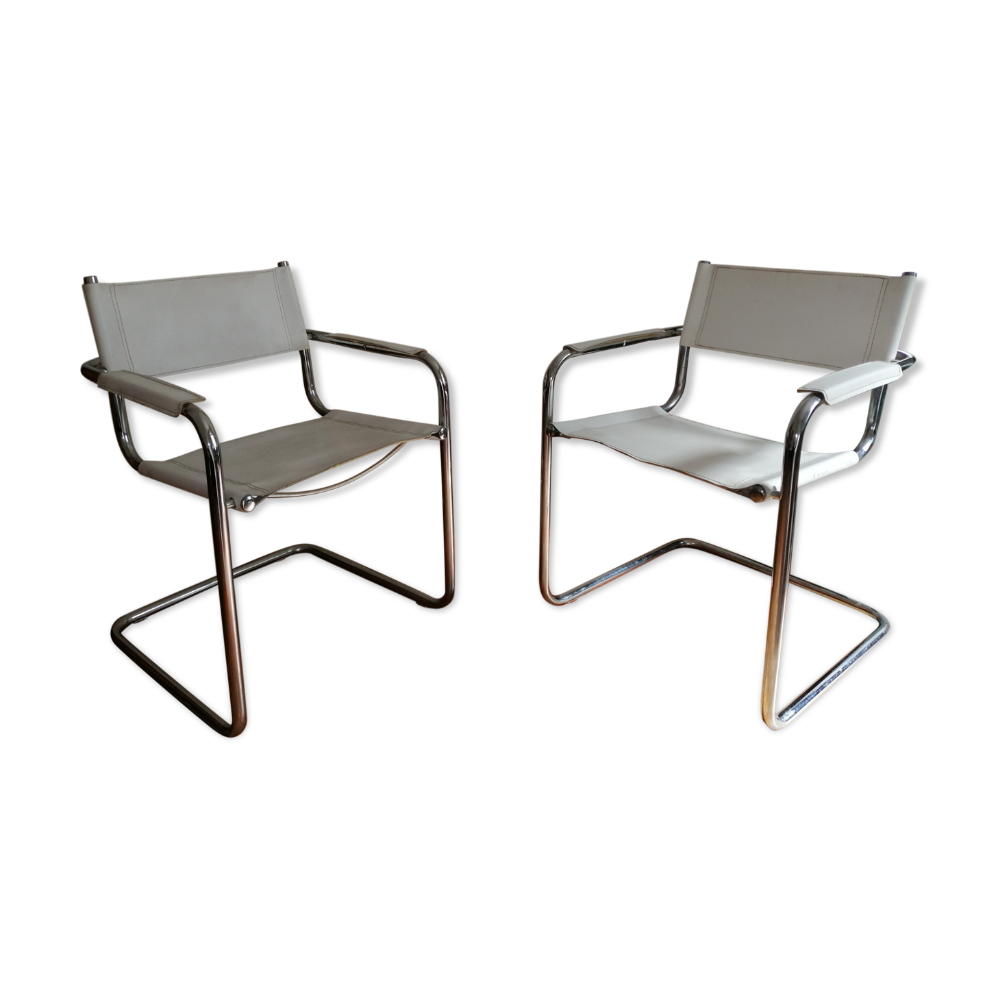 Paire de fauteuils des années 70