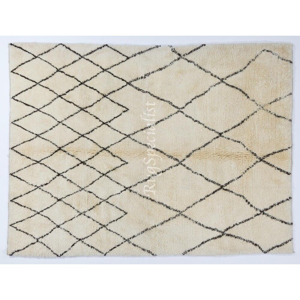 Contemporary Moroccan Rug Made of Natural Wool, Diamond Design Tulu Carpet