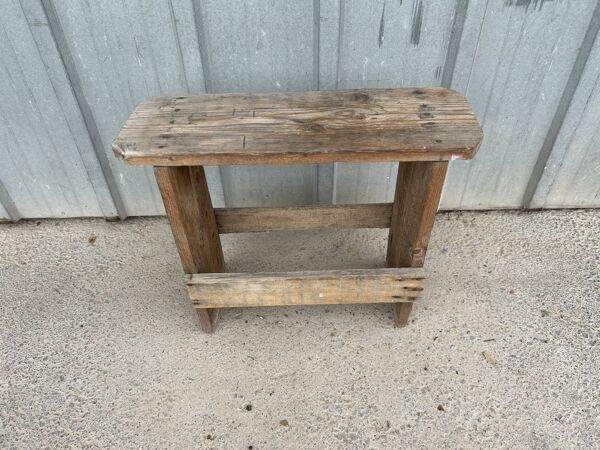 Petit banc ancien