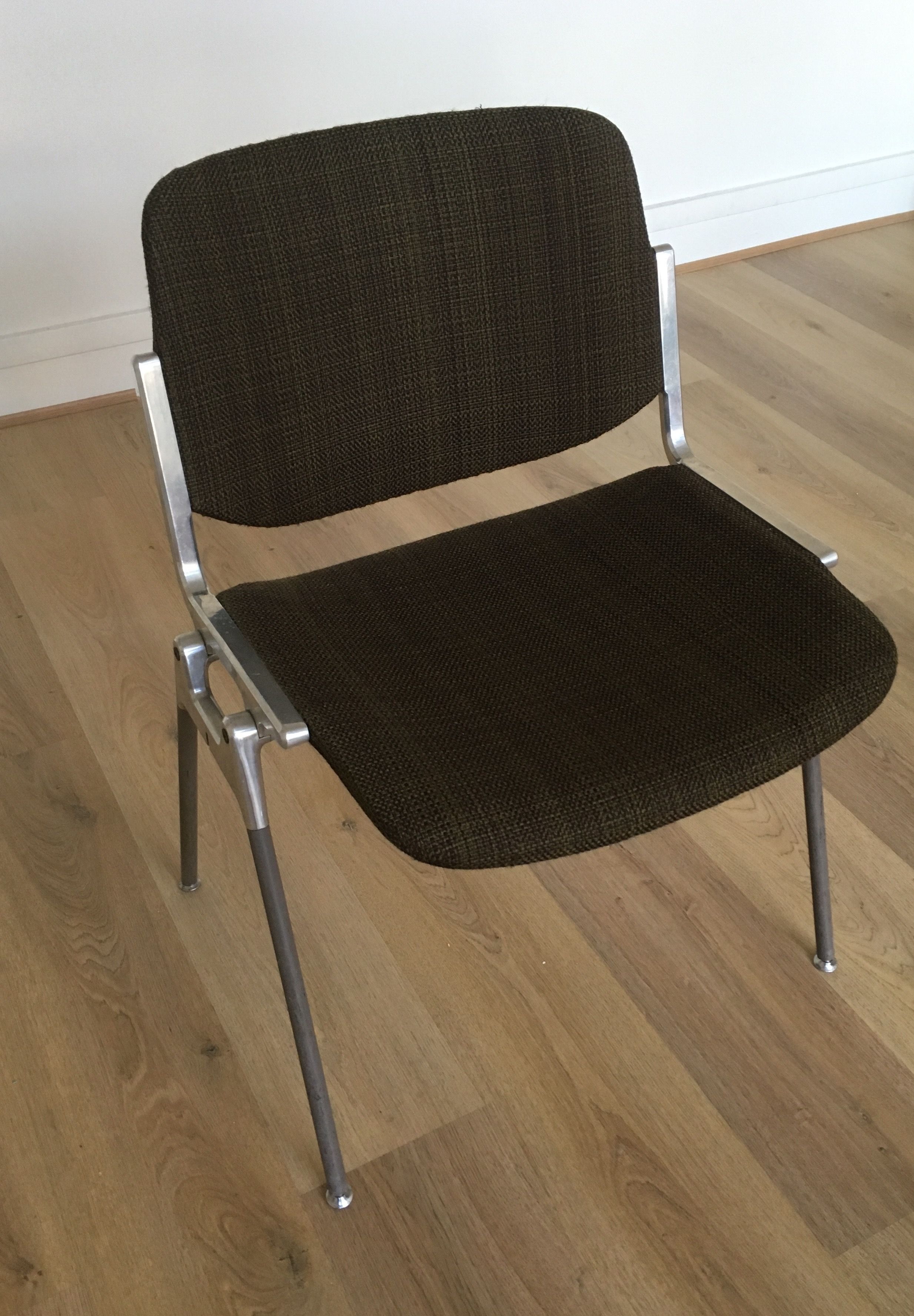 Chair DSC 106 of Piretti published at Castelli Italian design 70 s