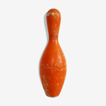 Quille de bowling orange en bois